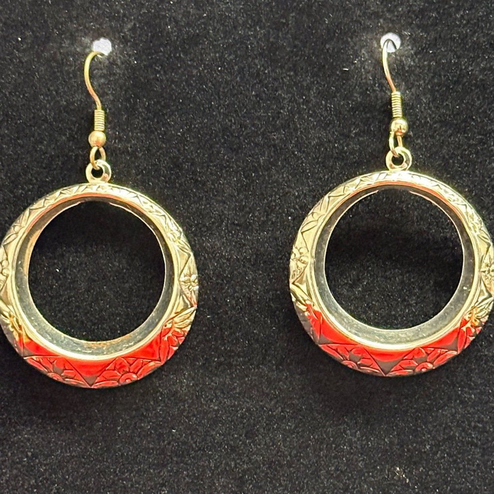 Gold tone hoop earrings